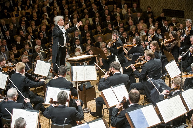 Česká filharmonie - Jiří Bělohlávek - zahajovací koncert 1.10.2015 (foto ČF)