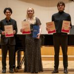 Yuki Amako, Anastasiia Kliuchereva, Harrison Herman (zdroj Mezinárodní klavírní soutěž Johanna Nepomuka Hummela)