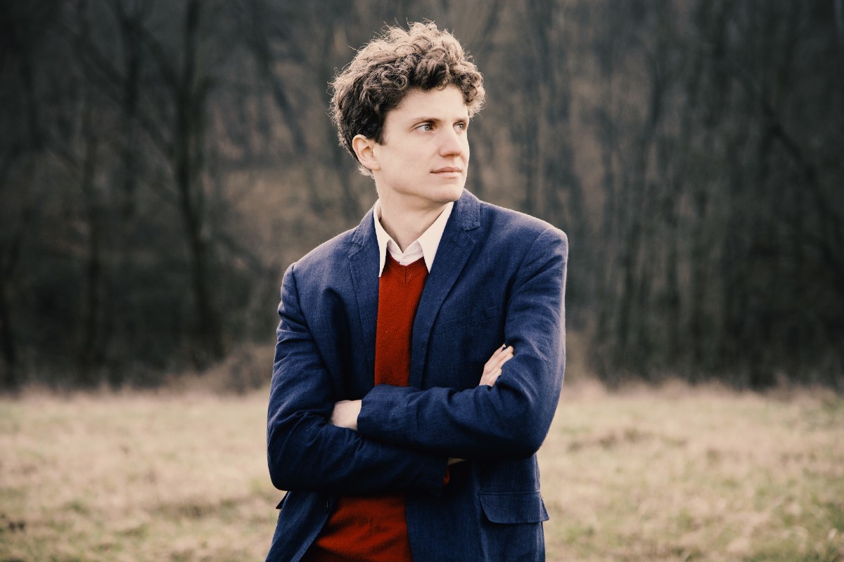 Zoltán Fejérvári (zdroj Česká filharmonie, foto Balazs Borocz)