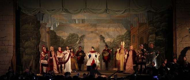 Johann Joseph Fux: Costanza e Fortezza - scena ultima (foto Daniel Rozsnyó)