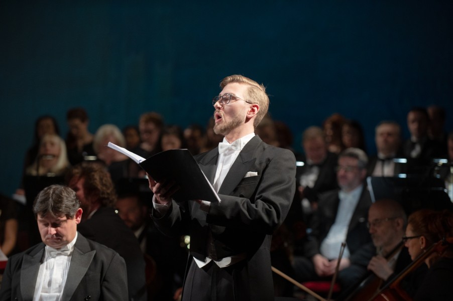 Joseph Haydn: Stvoření – Jan Hnyk – Divadlo J. K. Tyla v Plzni, 23. dubna 2022 (zdroj Divadlo J. K. Tyla v Plzni, foto Irena Štěrbová)