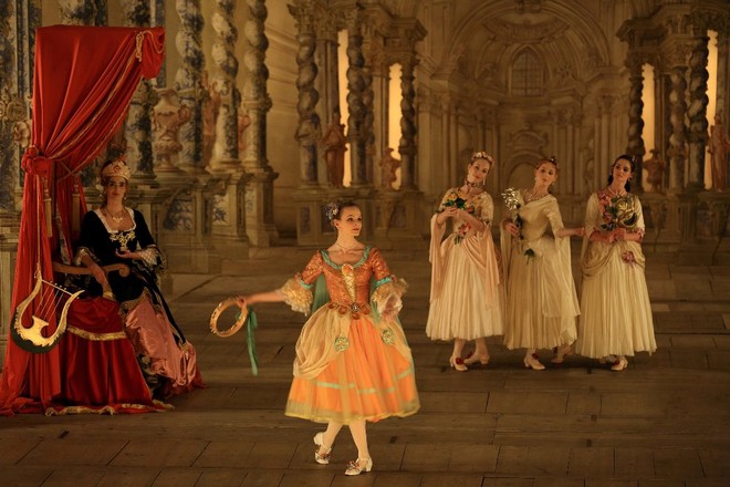 Georg Friedrich Händel: Terpsichora - Irena Troupová (Erató), Barbora Kohoutková (Terpsichora), Barbora Dastychová, Blanka Ferjentsik Wernerová, Michaela Bartlová (Grácie) - Barokní divadlo zámku Český Krumlov 2011 (foto Libor Sváček)
