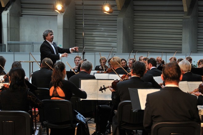 Hudební slavnosti Emy Destinnové 2015 – Semyon Bychkov, Česká filharmonie – Pavilon T výstaviště České Budějovice 2015 (foto Petr Hrůša)
