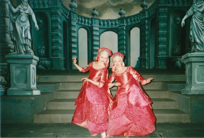 Scéna Andrého Lebacqa - 4. jednání - Andrea Miltnerová, Helena Kazárová (foto archiv)