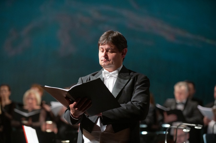 Joseph Haydn: Stvoření – Tomáš Kořínek – Divadlo J. K. Tyla v Plzni, 23. dubna 2022 (zdroj Divadlo J. K. Tyla v Plzni, foto Irena Štěrbová)