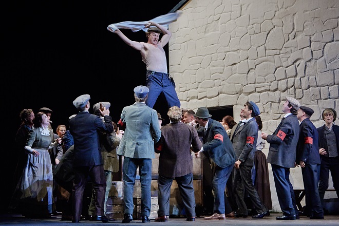 Leoš Janáček: Jenůfa - Magnus Vigilius (Steva), Nina Sveistrup Clausen (Jano) - - Den Jyske Opera 2015 (Foto Kåre Viemose)