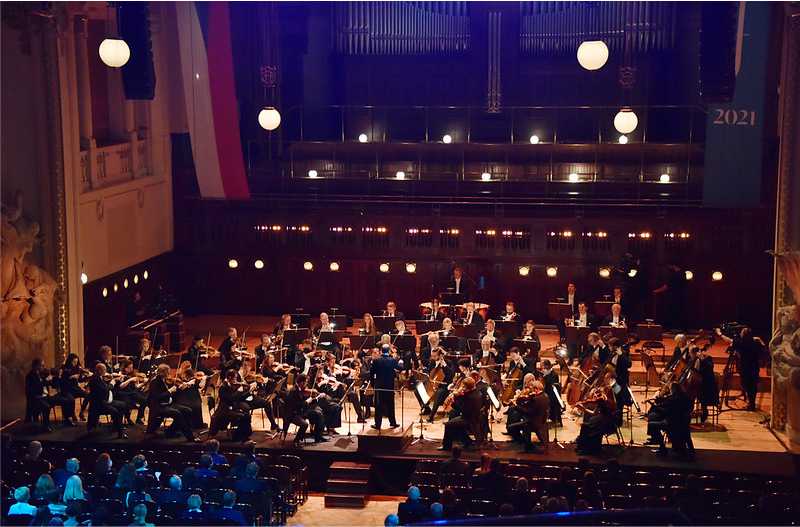 Pražské jaro, Závěrečný koncert, 3. června 2021: Česká filharmonie, Mark Wigglesworth, Petr Nekoranec (foto Michal Vencl)