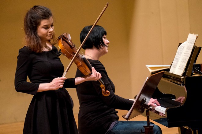 Masterclass Anne-Sophie Mutter - Natálie Kulina, Libuše Pančochová - Rudolfinum Praha 2016 (foto © Petr Kadlec/FB ČF)