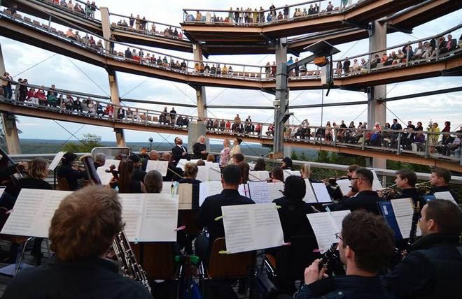 Rossini in Wildbad - zahajovací koncert 2016 -Baumwipfelpfad Schwarzwald (foto FB festivalu/Kienzler)
