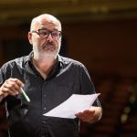 Vladimír Morávek na zkoušce opery Švanda dudák v Národním divadle (zdroj Národní divadlo)