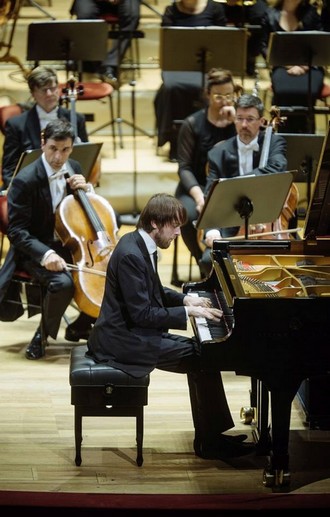 1. Symphoniekonzert - Sächsische Staatskapelle Dresden, Daniil Trifonov - Semperoper Drážďany 2016 (foto Oliver Killig/FB Staatskapelle Dresden)