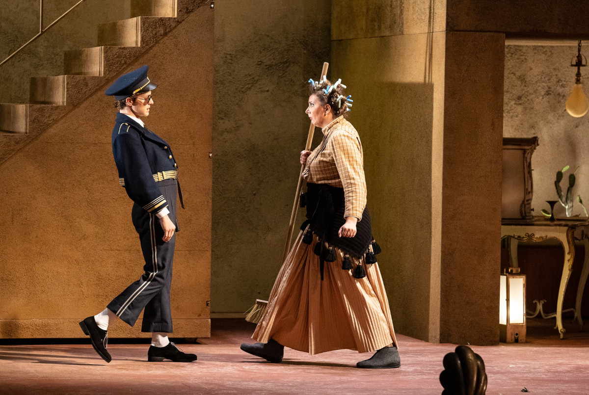 G. Rossini: Lazebník sevillský - Petr Nekoranec, Lucie Hájková - Národní divadlo 2021 (foto Zdeněk Sokol)