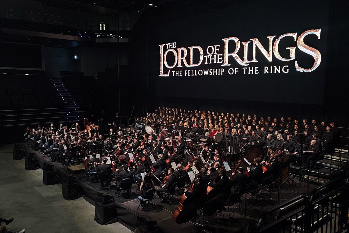 Pán prstenů: Společenstvo prstenu, filmová projekce s živým orchestrem, 14. prosince 2022 – Velký filmový umělecký sbor, Kühnův dětský sbor, Lvovský národní filharmonický orchestr (foto Vojtěch Adamčík)