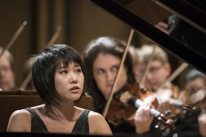 Yuja Wang, Česká filharmonie  – Praha 6. 12. 2017 (zdroj ČF / foto © Petra Hajská)