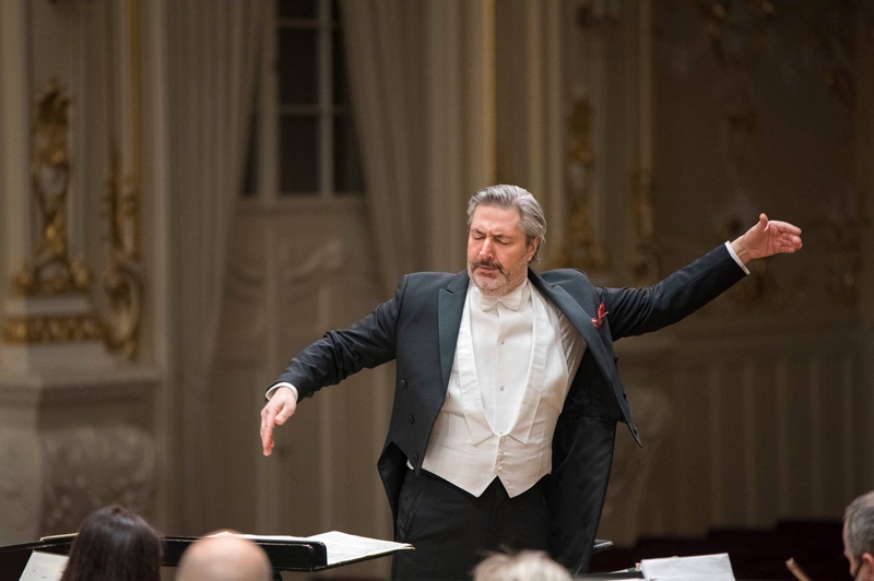 Slovenská filharmonie, Daniel Raiskin (foto Alexander Trizuljak)