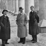 Leonhard Gall, Adolf Hitler a Albert Speer navštěvují staveniště Domu německého umění v Mnichově, duben 1936 (zdroj Hitler Archive)