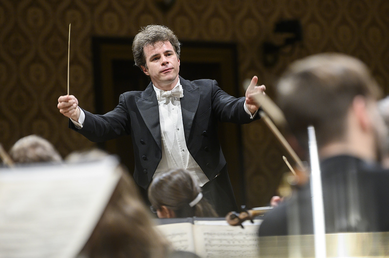 Jakub Hrůša, Česká filharmonie 2020 (foto Petra Hajská)