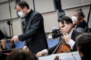 Marko Ivanović, Václav Petr a Symfonický orchestr Českého rozhlasu (foto Vojtěch Brtnický)