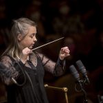 Holly Mathieson, Symfonický orchestr Českého rozhlasu –Pohádkový večer dirigentky Mathieson, 13. prosince 2021 (foto Vojtěch Brtnický)
