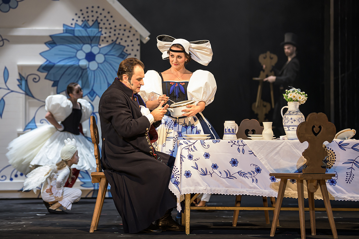 Jaromír Weinberger: Švanda dudák, Národní divadlo, Musica non grata (foto Serghei Gherciu)
