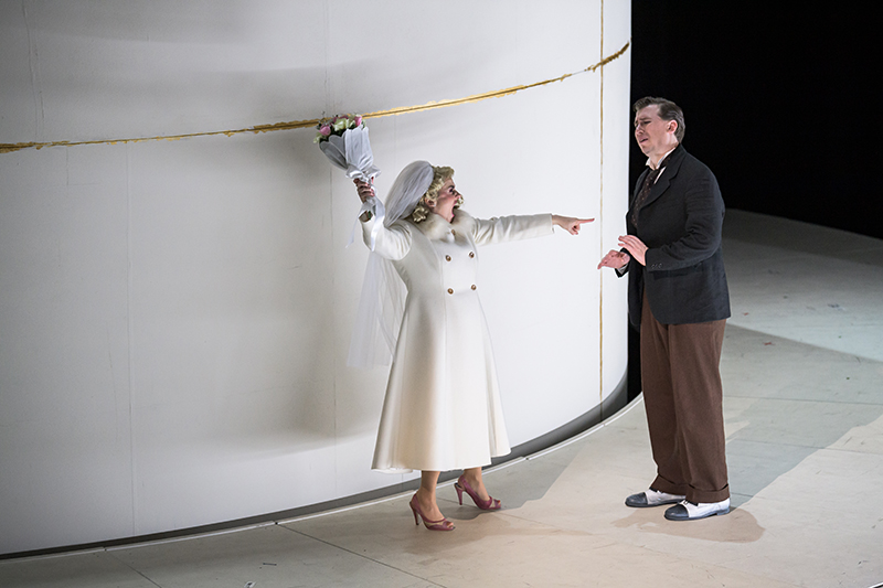 Musica non grata – Alexander Zemlinsky: Kleider machen Leute (Šaty dělají člověka), generální zkouška, Státní opera Praha (foto Serghei Gherciu)