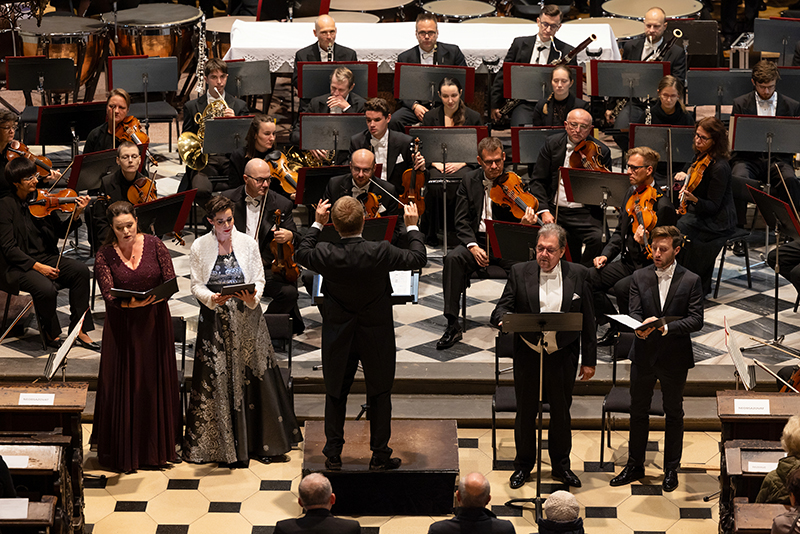 Podzimní festival duchovní hudby 11. října 2023, Kostel sv. Mořice – Lucie Silkenová , Barbora de Nunes-Cambraia, Marián Lejava, Tomáš Černý, Tadeáš Hoza, Moravská filharmonie Olomouc a Ars Brunensis Chorus (foto Tereza Hrubá)