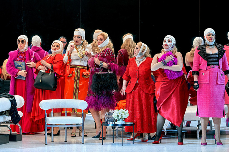 Richard Wagner: Prsten Nibelungův; Valkýra, Bayreuther Festspiele – Christa Mayer, Brit-Tone Müllertz, Stephanie Houtzeel, Kelly God, Simone Schröder, Daniela Köhler a Marie Henriette Reinhold (foto Enrico Nawrath)