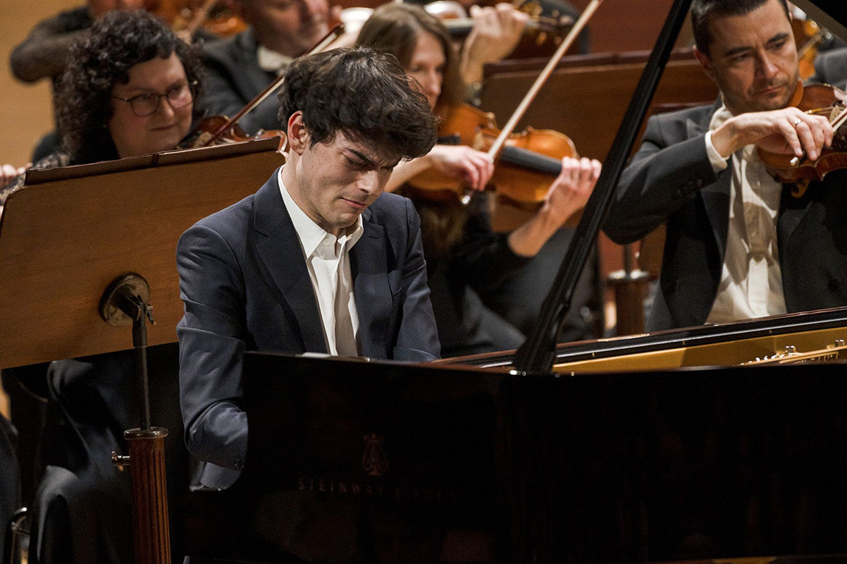 Česká filharmonie • Tom Borrow, 8. března 2023 (foto Petr Kadlec)