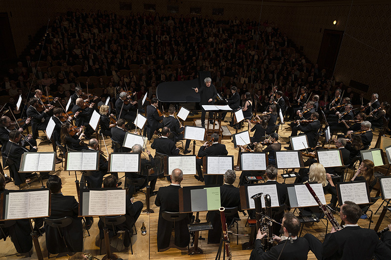 Česká filharmonie • Semjon Byčkov, 16. března 2023, Rudolfinum, Dvořákova síň – Seong-Jin Cho (foto Petr Kadlec)