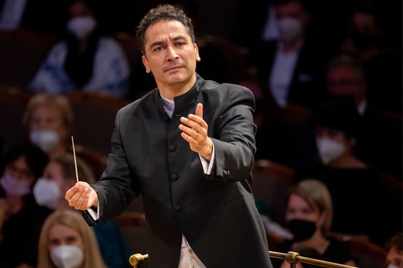 Dvořákova Praha, 7. září 2021: Andrés Orozco-Estrada (foto Petr Dyrc)