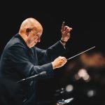 Dennis Russell Davies (zdroj Dennis Russell Davies)