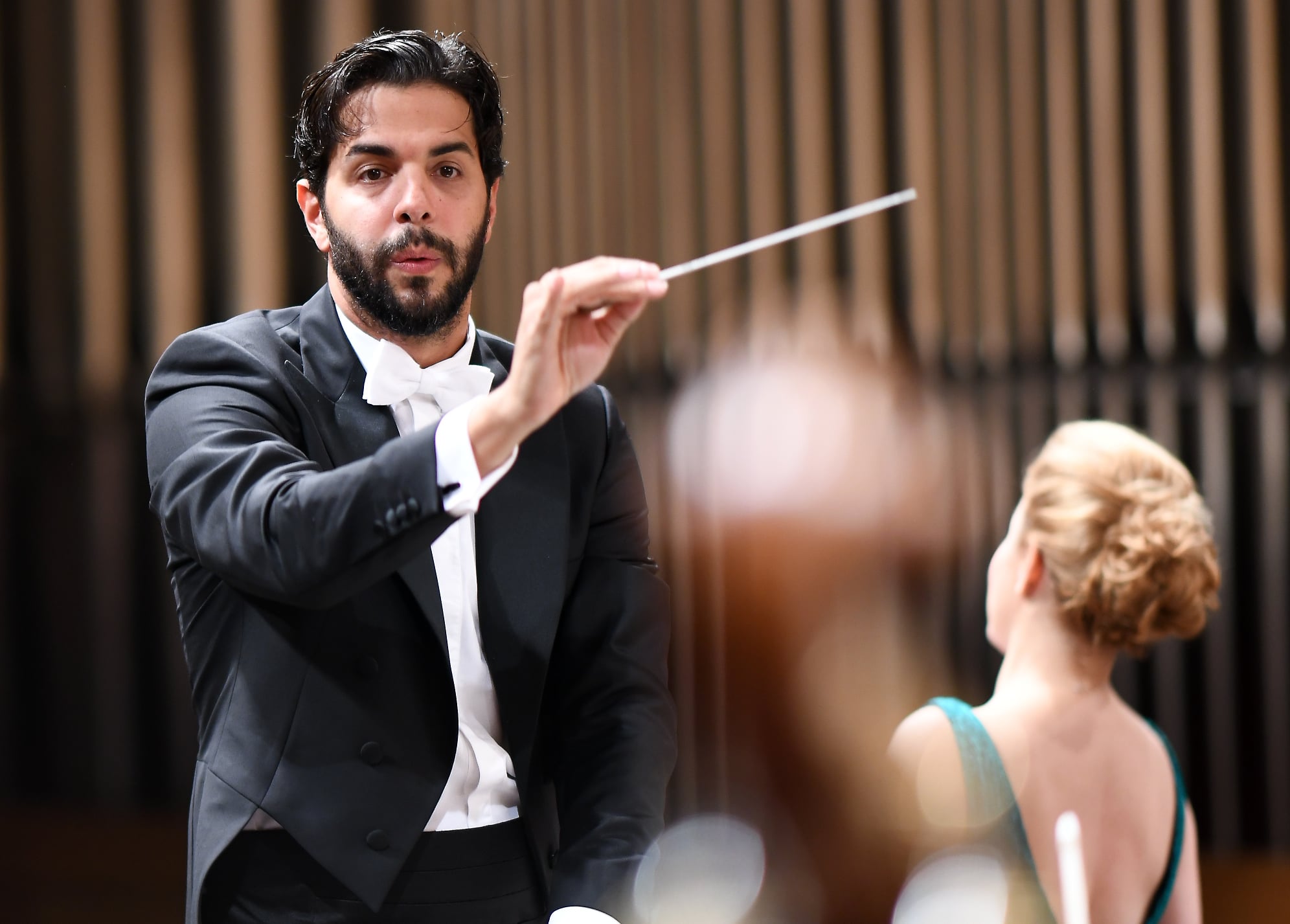 Domingo Hindoyan, Kateřina Kněžíková a Janáčkova filharmonie Ostrava - Zahajovací koncert JFO 2021 (foto Martin Straka)