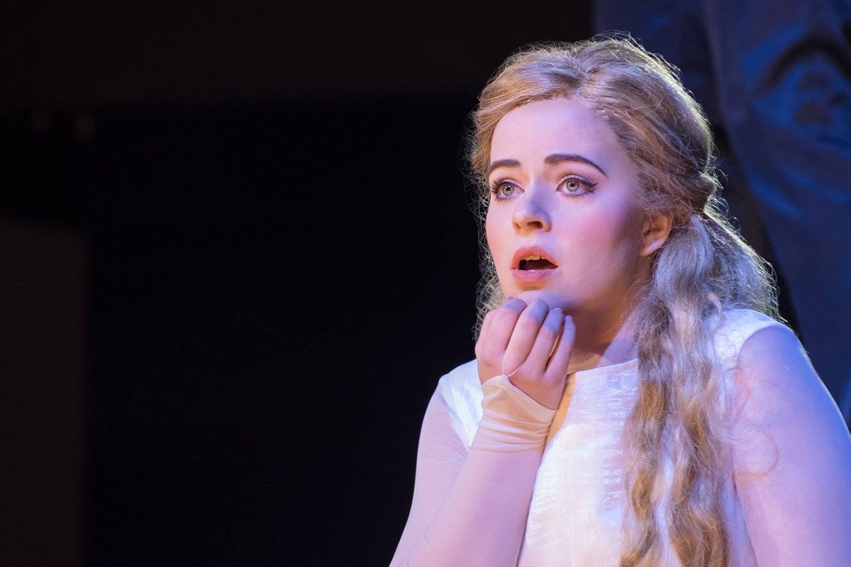 Ambroise Thomas: Hamlet – Doubravka Součková (Ofélie), Divadlo J. K. Tyla Plzeň 2018 (foto Martina Root)