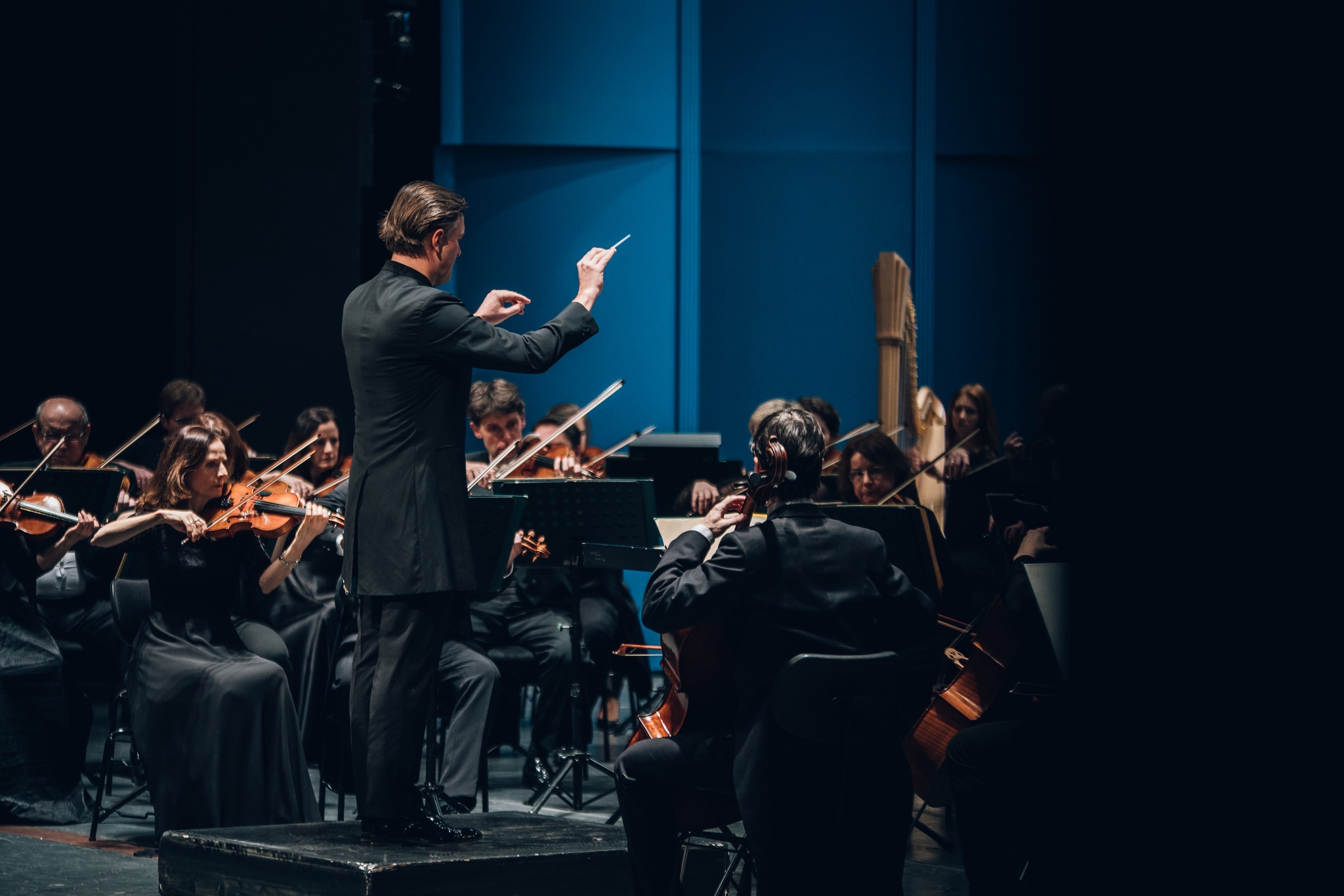 Tomáš Netopil a Filharmonie Brno (foto Štěpán Plucar)