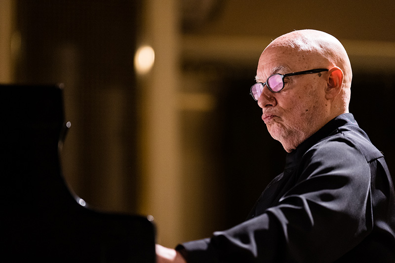 Happy Birthday, Philip!, 30. ledna 2022 – Dennis Russell Davies (foto Jan Prokopius)
