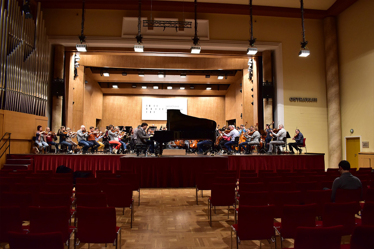 Zkouška koncertu s Vadymem Kholodenkem (zdroj Janáčkova filharmonie Ostrava)