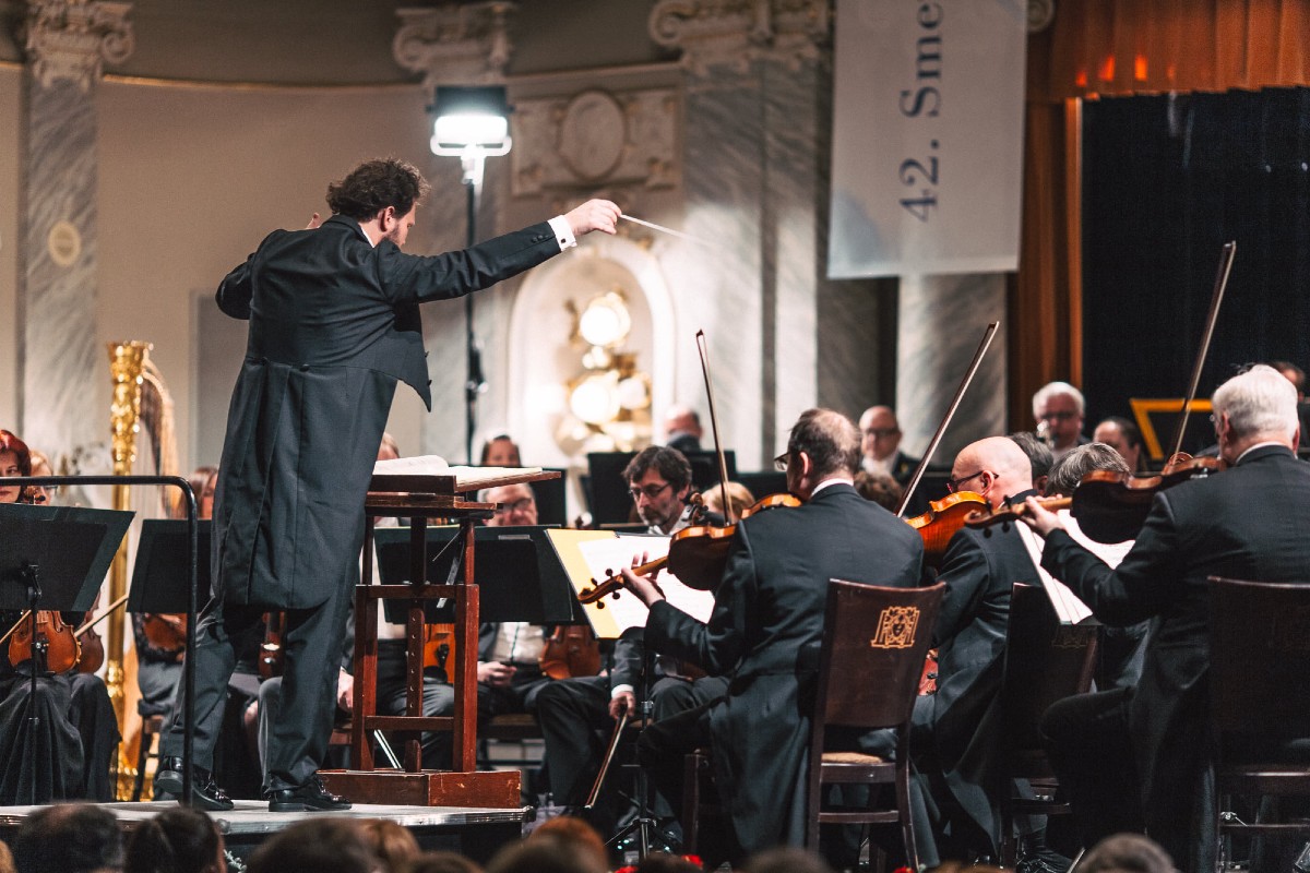 Smetanovské dny 2022 – Symfonický orchestr hl. města Prahy FOK, Tomáš Brauner (zdroj Plzeňská filharmonie)