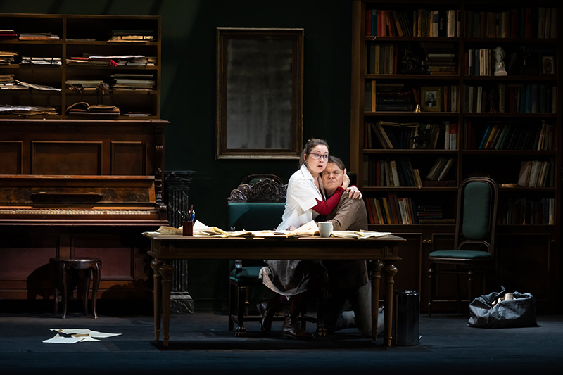 Franz Schreker: Vzdálený zvuk (Der ferne Kland); premiéra, 20. března 2022, Státní opera – Světlana Aksenova (Grete), Aleš Briscein (Fritz) (foto Zdeněk Sokol)