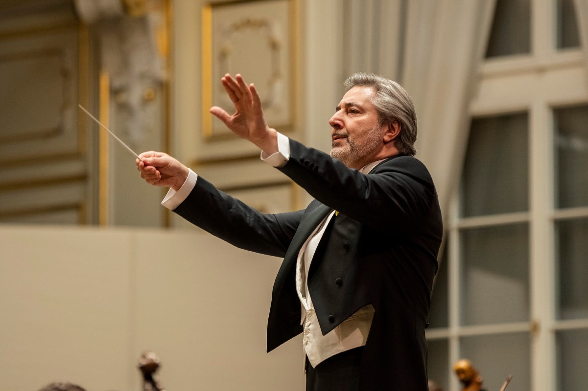 Daniel Raiskin (zdroj Slovenská filharmonie)