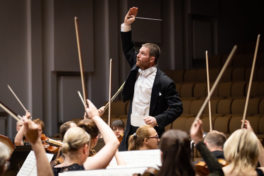 Jiří Antonín Benda: Adriana na Naxu – Jiří Petrdlík – Komorní filharmonie Pardubice, 11. dubna 2022 (zdroj Komorní filharmonie Pardubice)