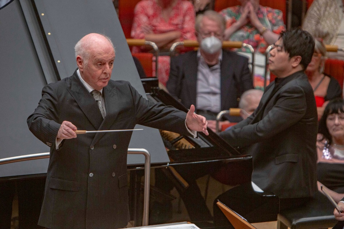Daniel Barenboim a Lang Lang (zdroj Daniel Barenboim)