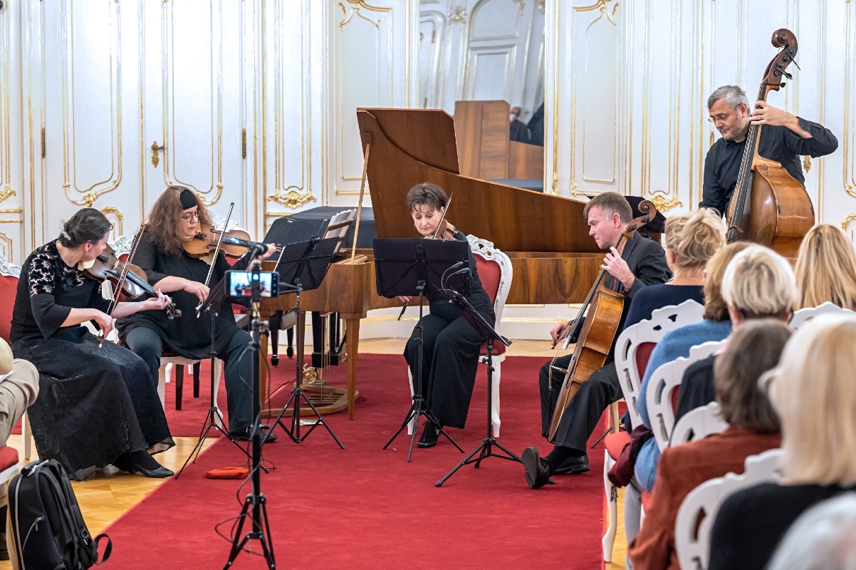 Hammerklavír a smyčce v hudbě 18. století – Petra Matějová, Musica Florea, 24. listopadu 2022 (zdroj Musica Florea)