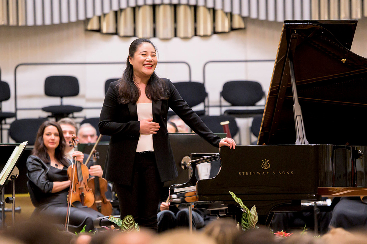 Slovenská filharmónia: Mozart, Mendelssohn 1. december 2022 –Slovenská filharmónia, Slovenský filharmonický zbor, Petr Altrichter – dirigent, Zhang Zuo „Zee Zee“ – klavír (foto Alexander Trizuljak)
