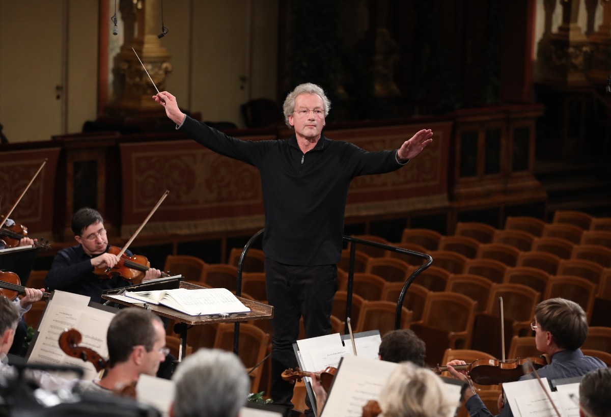Dirigent Franz Welser-Möst na zkoušce s Vídeňskými filharmoniky (zdroj Wiener Philharmoniker)