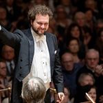Novoroční koncert FOK, 1. ledna 2023 – Tomáš Brauner a Symfonický orchestr hlavního města Prahy FOK (foto Petr Dyrc)