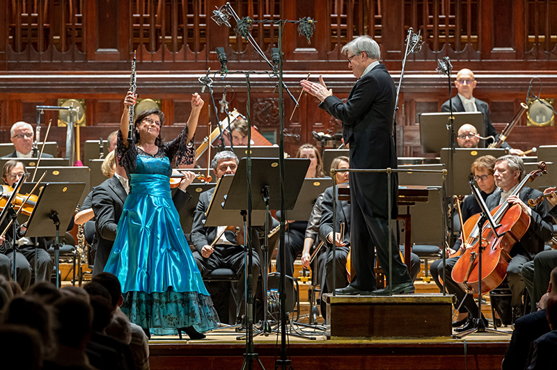 Symfonický orchestr hl. m. Prahy FOK: Brahms / Krček / Rachmaninov 25. ledna 2023 – Liběna Séquardtová a Petr Altrichter (foto Petr Dyrc)