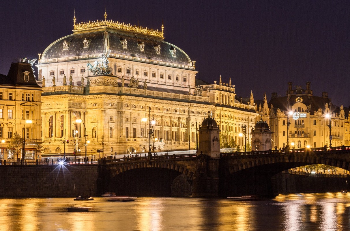 Národní divadlo (zdroj město Praha, foto Tomáš Kratochvíl)