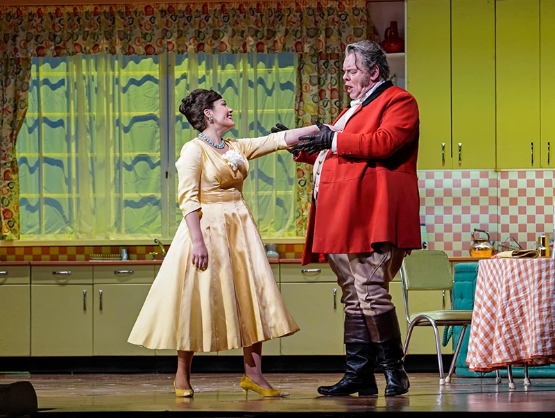 Giuseppe Verdi: Falstaff, 1. dubna 2023, Metropolitní opera v New Yorku – Ailyn Pérez a Michael Volle (foto Karen Almond)