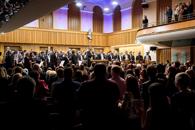 C4 – Filmová hudba velkých skladatelů, 24. března 2023 – Moravská filharmonie Olomouc a Zsolt Hamar (foto Filip Jančo)