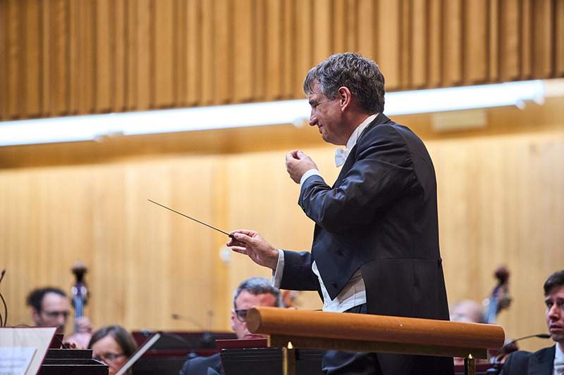 C4 – Filmová hudba velkých skladatelů, 24. března 2023 – Moravská filharmonie Olomouc a Zsolt Hamar (foto Filip Jančo)